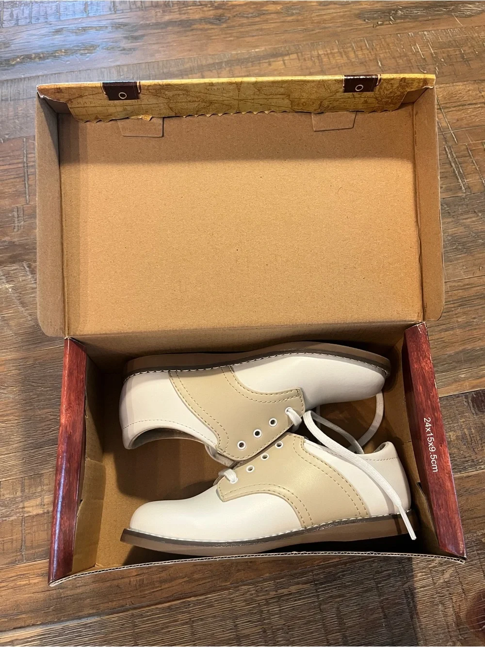 FootMates White and Ecru Kids Lace-Up Dress Shoe